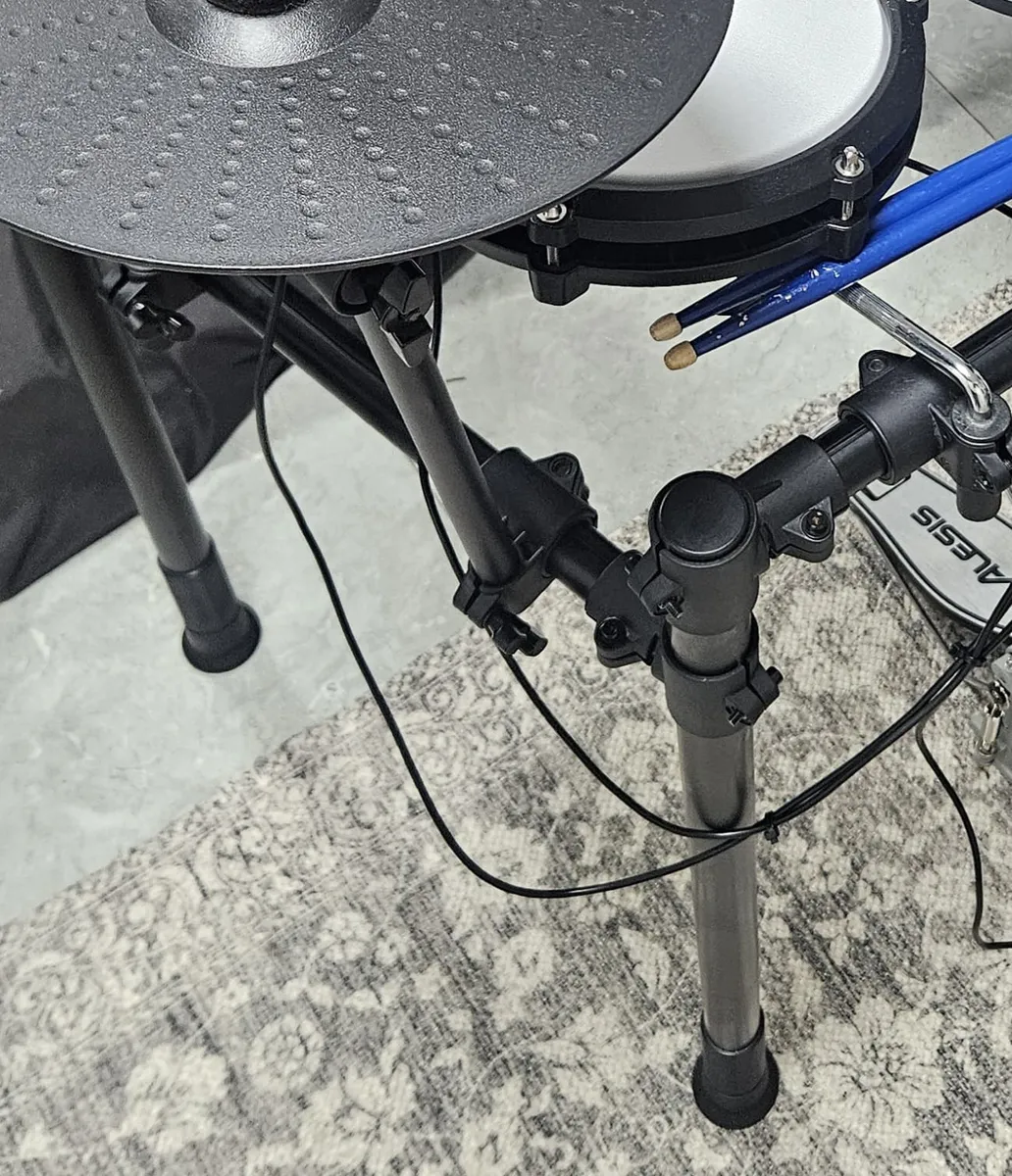 Alesis Nitro Max Standfuß Verlängerung – 10 cm Höhenerweiterung