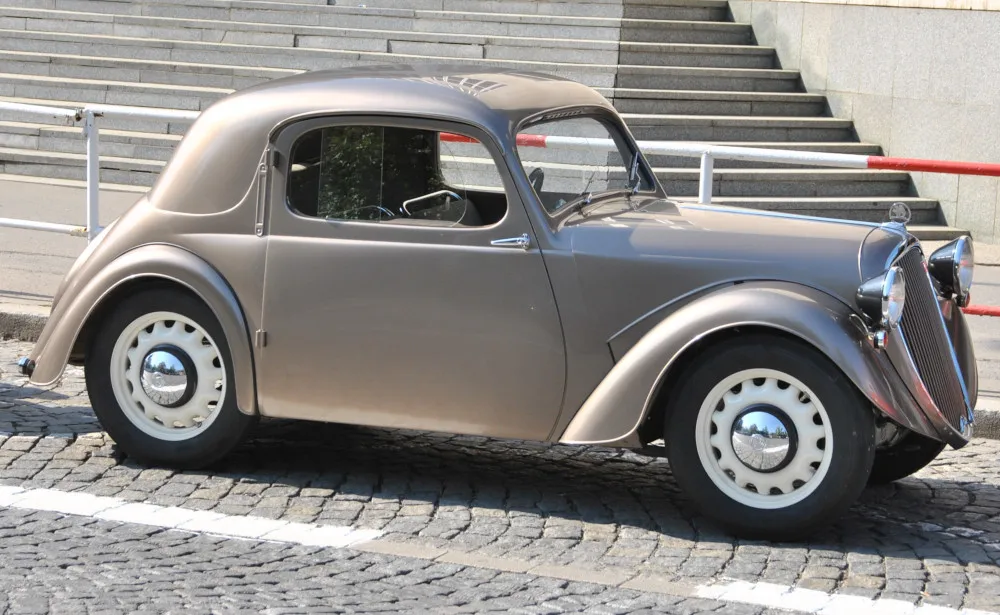 Škoda Sagitta 1938 Modellauto – Klassischer Oldtimer für Sammler - image3 Škoda Sagitta 1938 Modellauto – Klassischer Oldtimer für Sammler – Bild 3