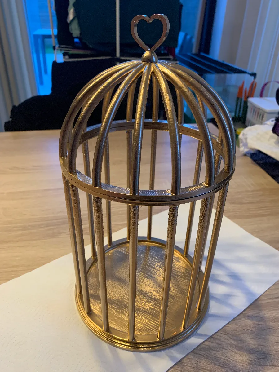 Dekorativer Vogelkäfig mit abnehmbarer Kuppel