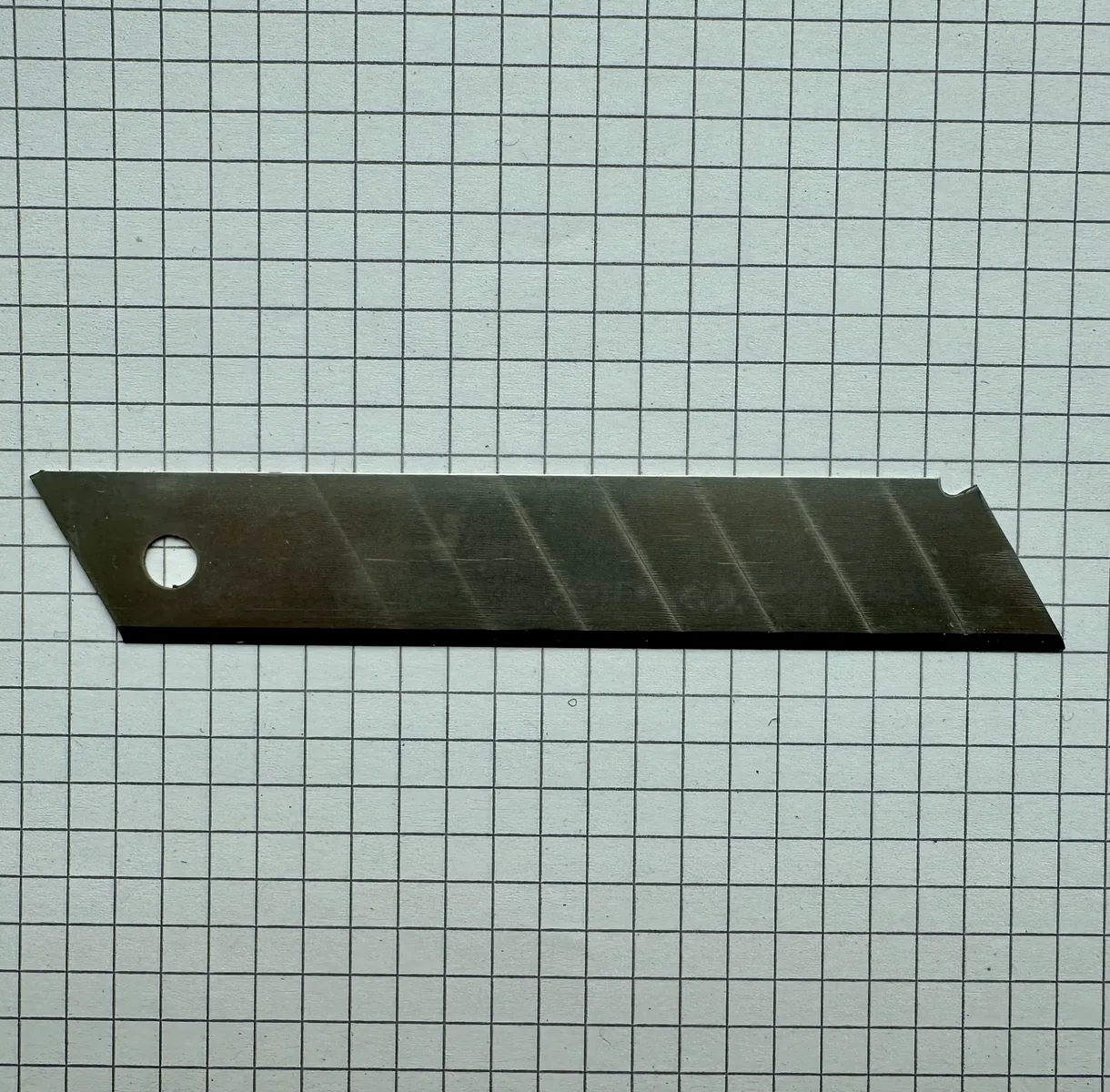 Garnhalter mit integriertem Fadenabschneider - image5 Garnhalter mit integriertem Fadenabschneider – Bild 5