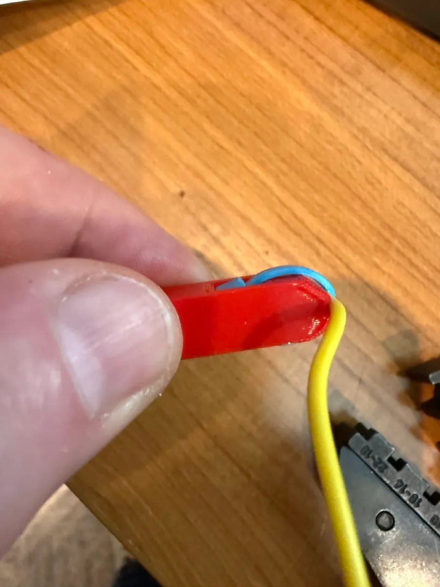 Kabel Abstandshalter für Leitungsführungen - image3 Kabel Abstandshalter für Leitungsführungen – Bild 3
