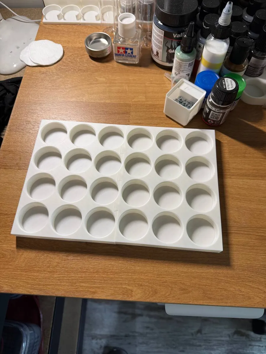 Modulares Farbflaschen Regal für Hobby und Werkstatt