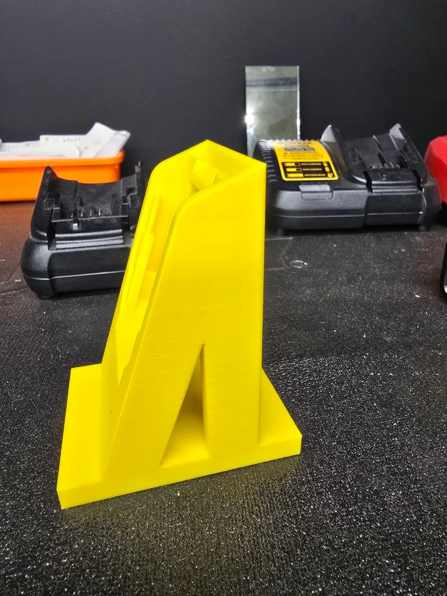 Magnetische Halterung für DeWalt 20V Akkus - image3 Magnetische Halterung für DeWalt 20V Akkus – Bild 3