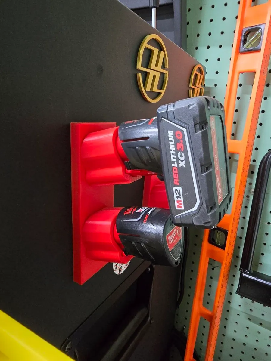 Magnetische Halterung für Milwaukee M12 Akkus - image5 Magnetische Halterung für Milwaukee M12 Akkus – Bild 5