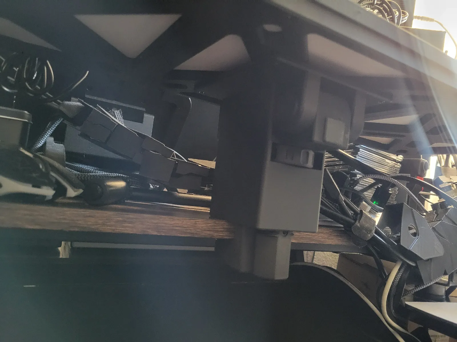 Tastaturablage-Klemmhalterung für Schreibtische - image8 Tastaturablage-Klemmhalterung für Schreibtische – Bild 8