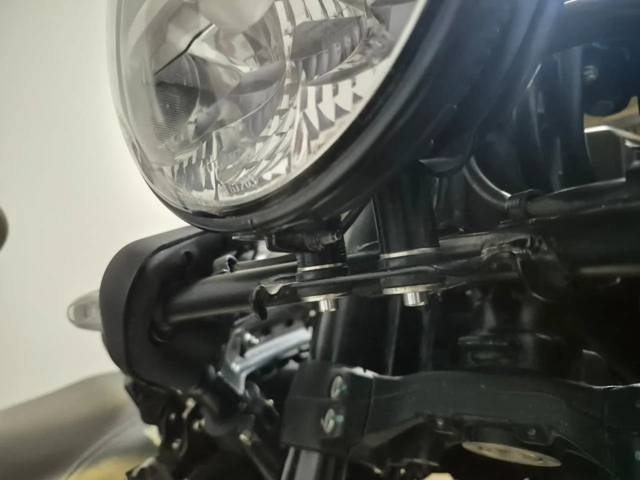 Scheinwerfer-Erhöhung für Royal Enfield Himalayan 450