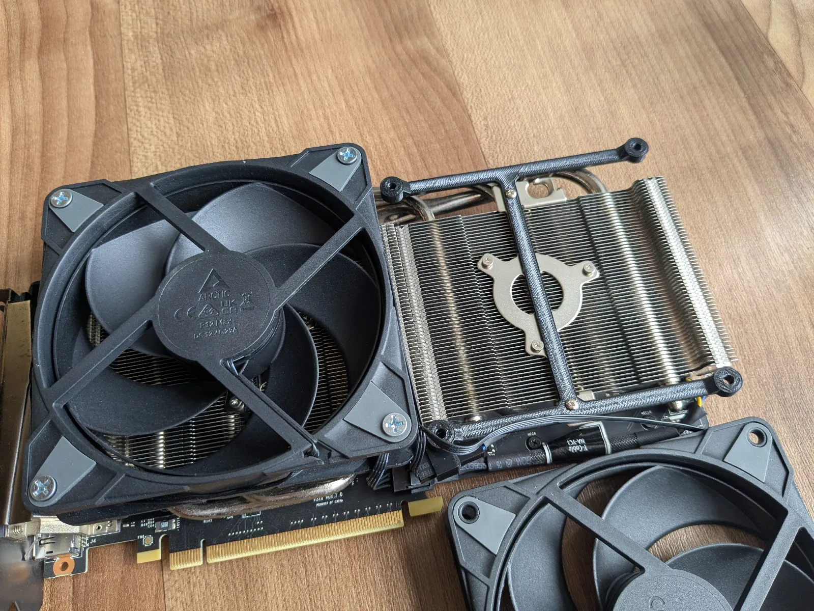 120mm Lüfter-Adapter für MSI GTX 960 Gaming - image3 120mm Lüfter-Adapter für MSI GTX 960 Gaming – Bild 3