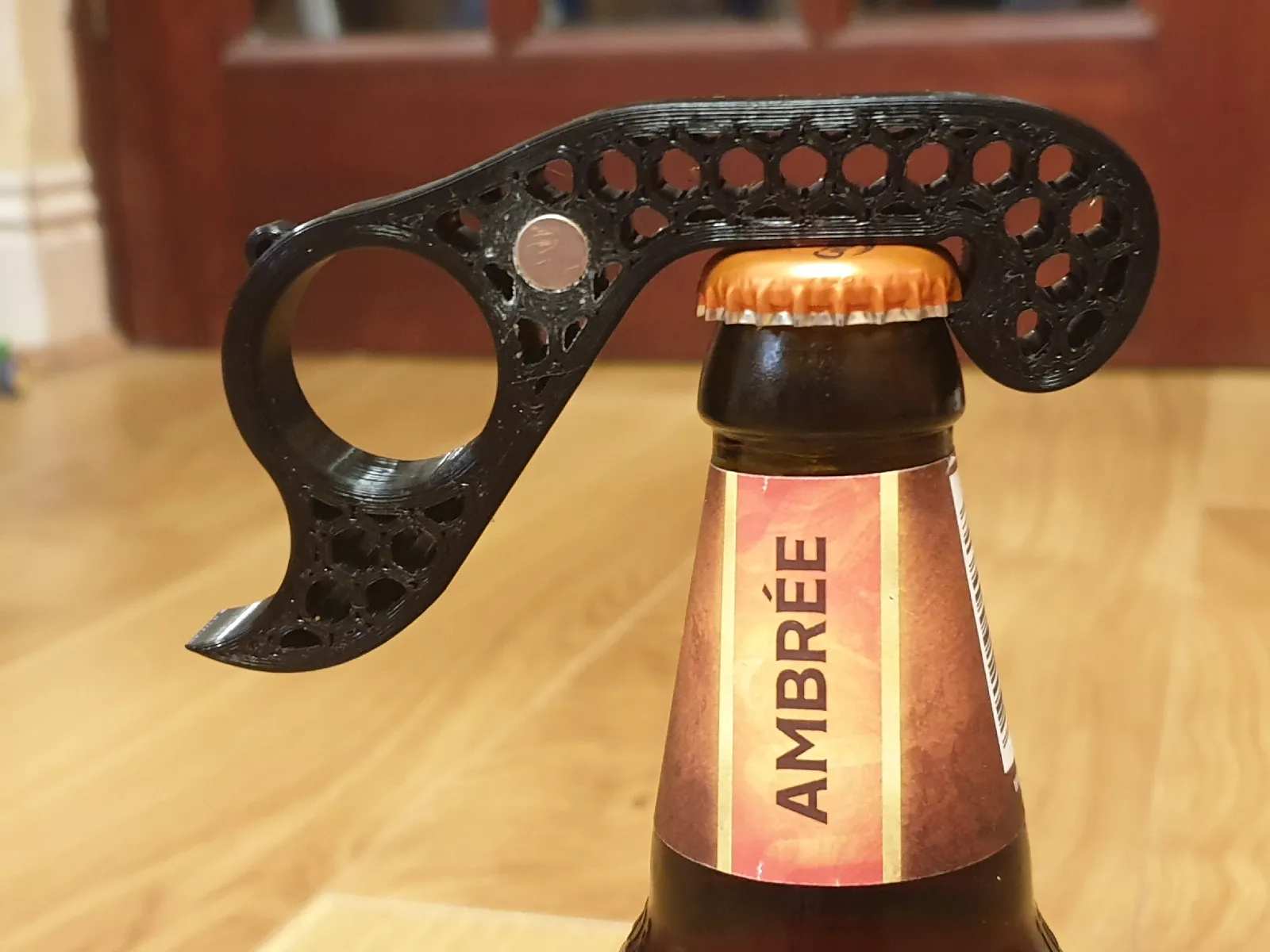 Hexagonaler Einhand-Flaschenöffner (Magnetisch)