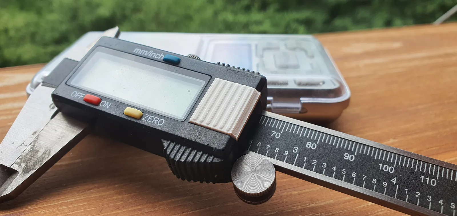 Ersatz-Batteriefachdeckel für Messschieber