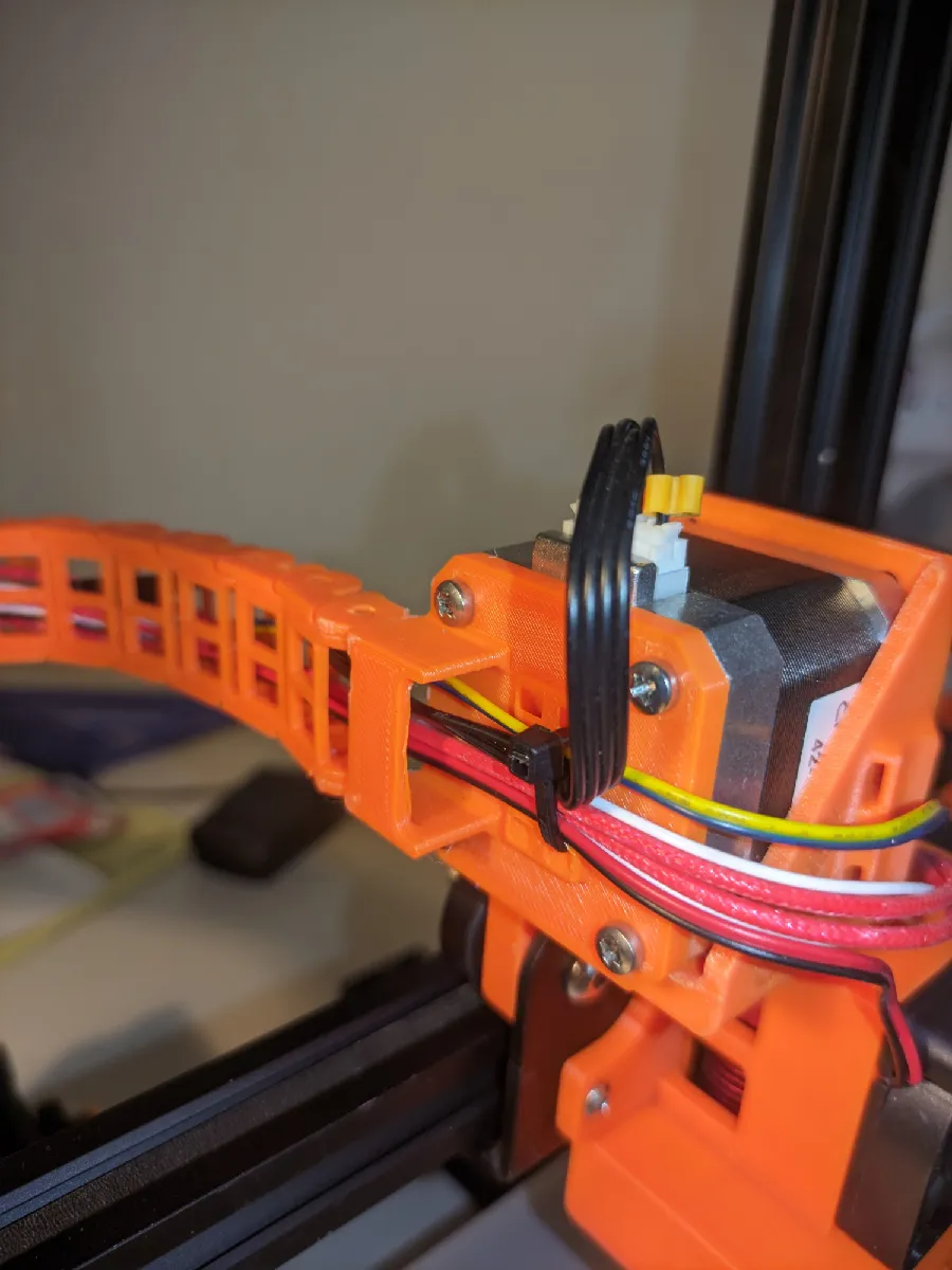 NEMA17 Kabelketten-Halterung für Ender 3 & CR-10 - image3 NEMA17 Kabelketten-Halterung für Ender 3 & CR-10 – Bild 3