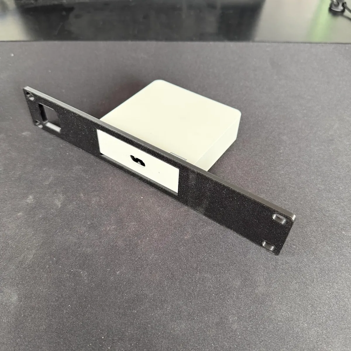 Rackmount Halterung für Smart Home Gateway
