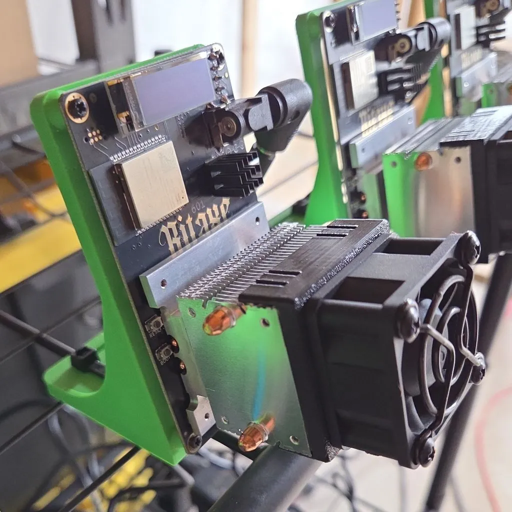 Vertikaler Elektronikständer für Platinen und Module