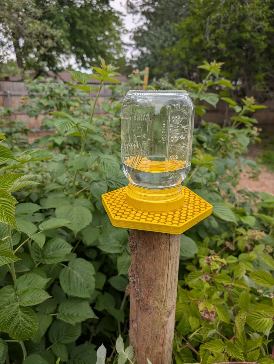 Bienen Tränke Aufsatz für Garten und Insektenhilfe