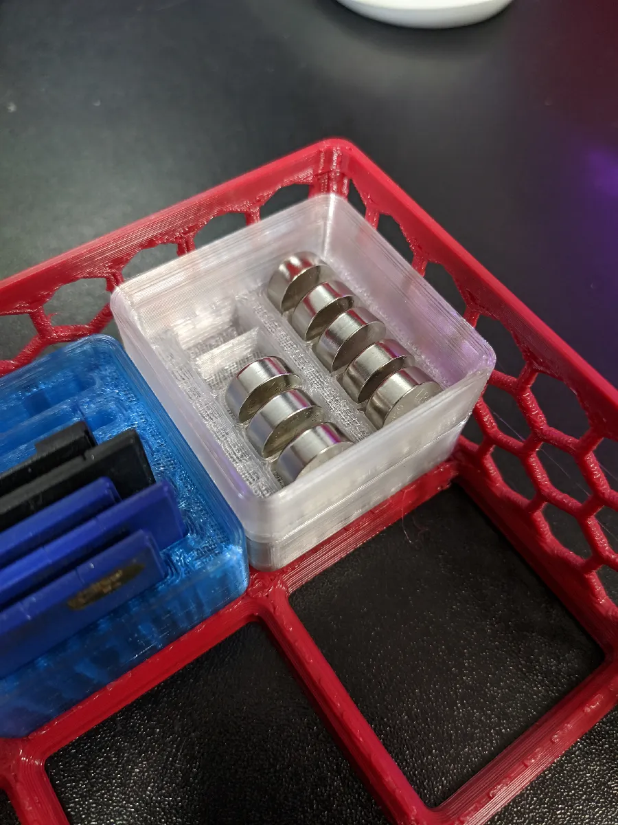 Stapelbarer Knopfzellen Batteriehalter