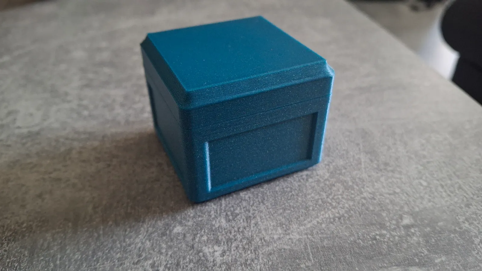 Magnetische Aufbewahrungsbox mit Deckel