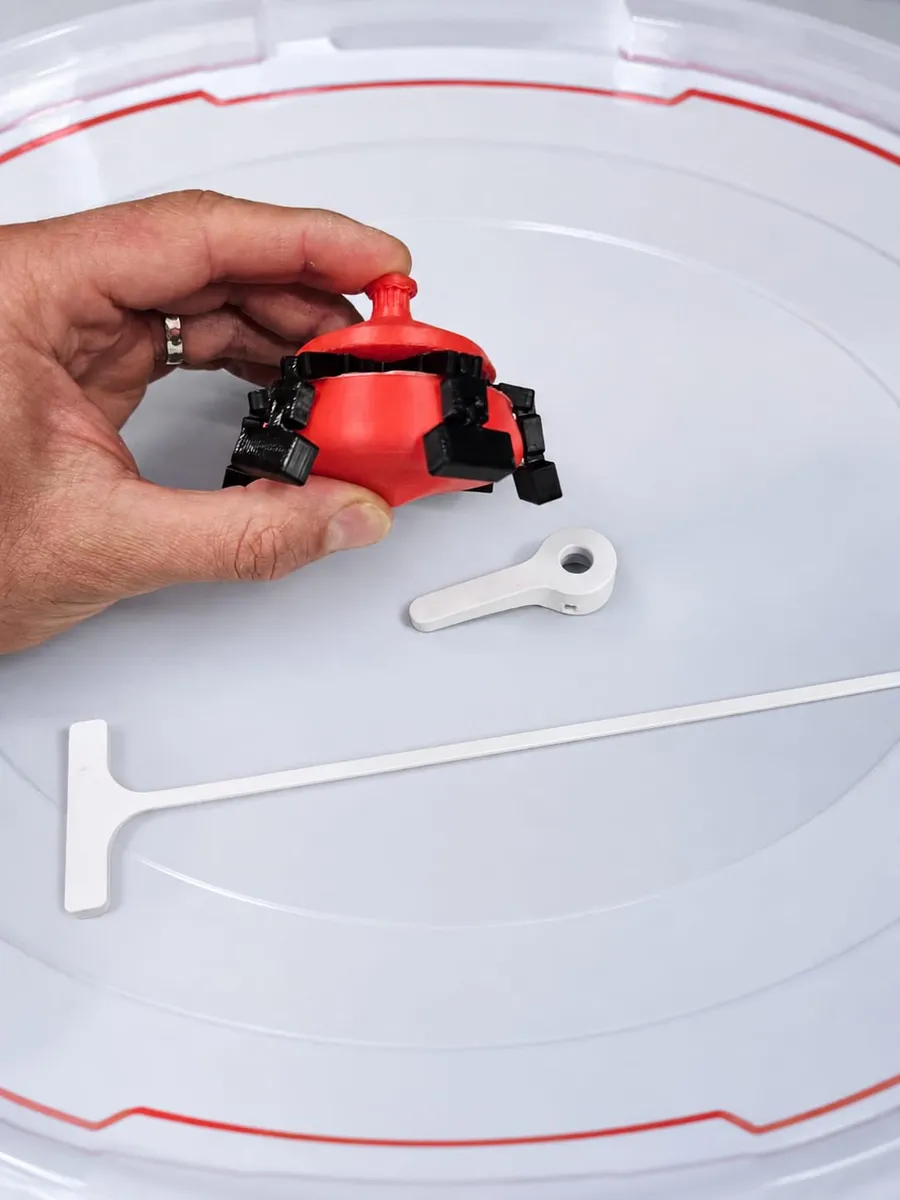 Action-Kreisel Set mit wechselbaren Klingen & Starter