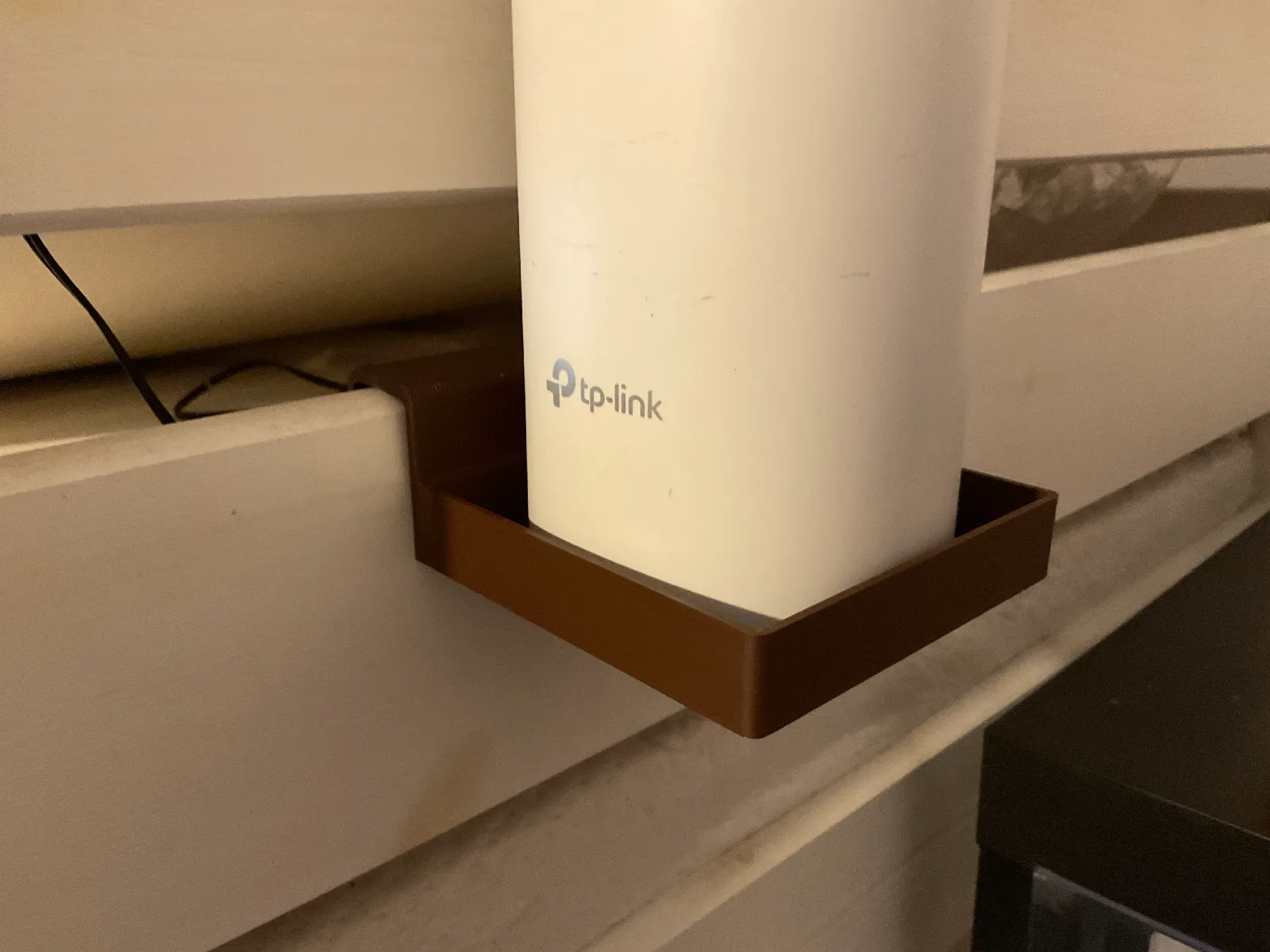 Router Halterung für Bett und Möbel