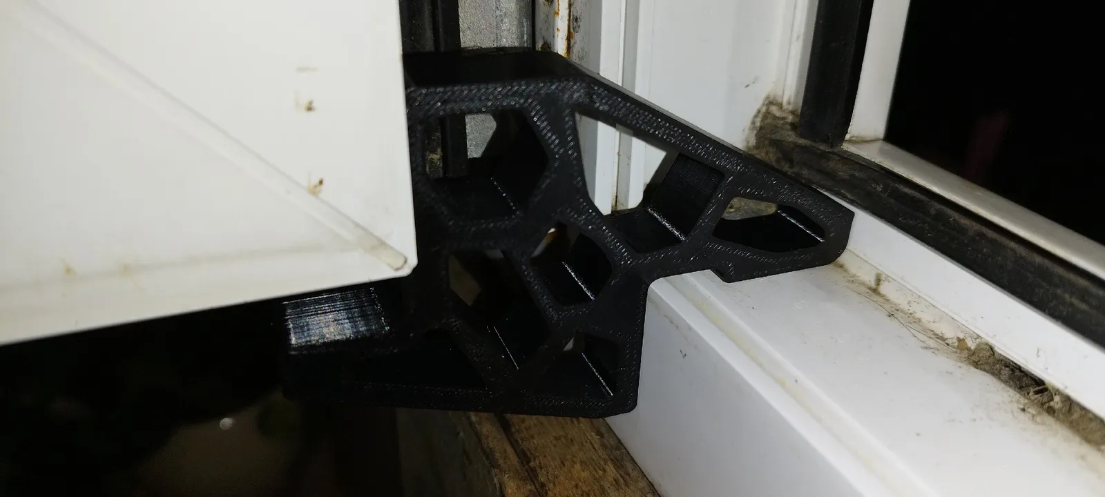 Fensterstopper 90 Grad für Haushalt und Sicherheit