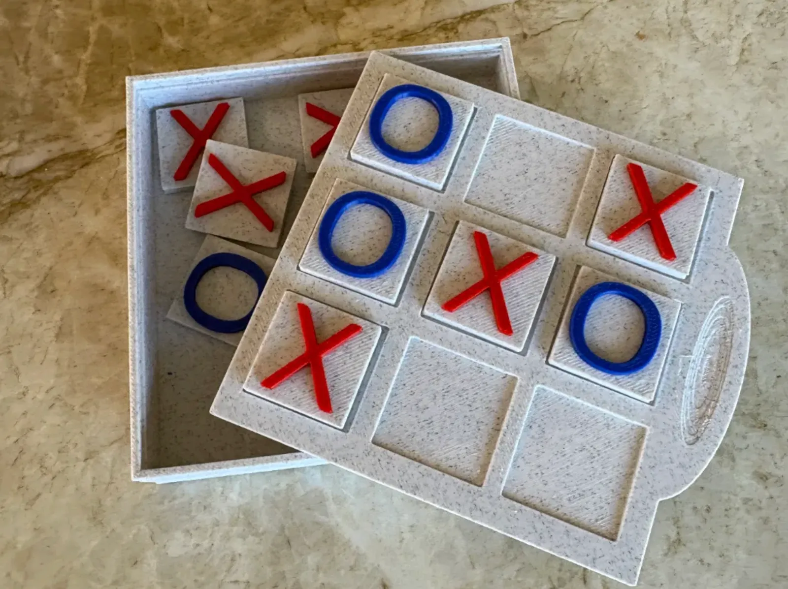 Tic Tac Toe Spiel für Freizeit und Familie