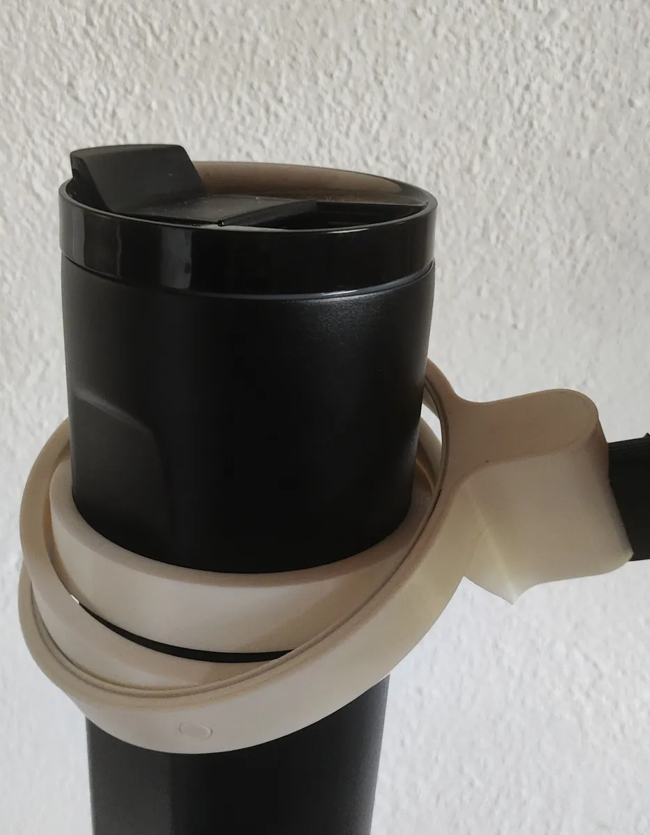Kardanischer Getränkehalter für Kinderwagen
