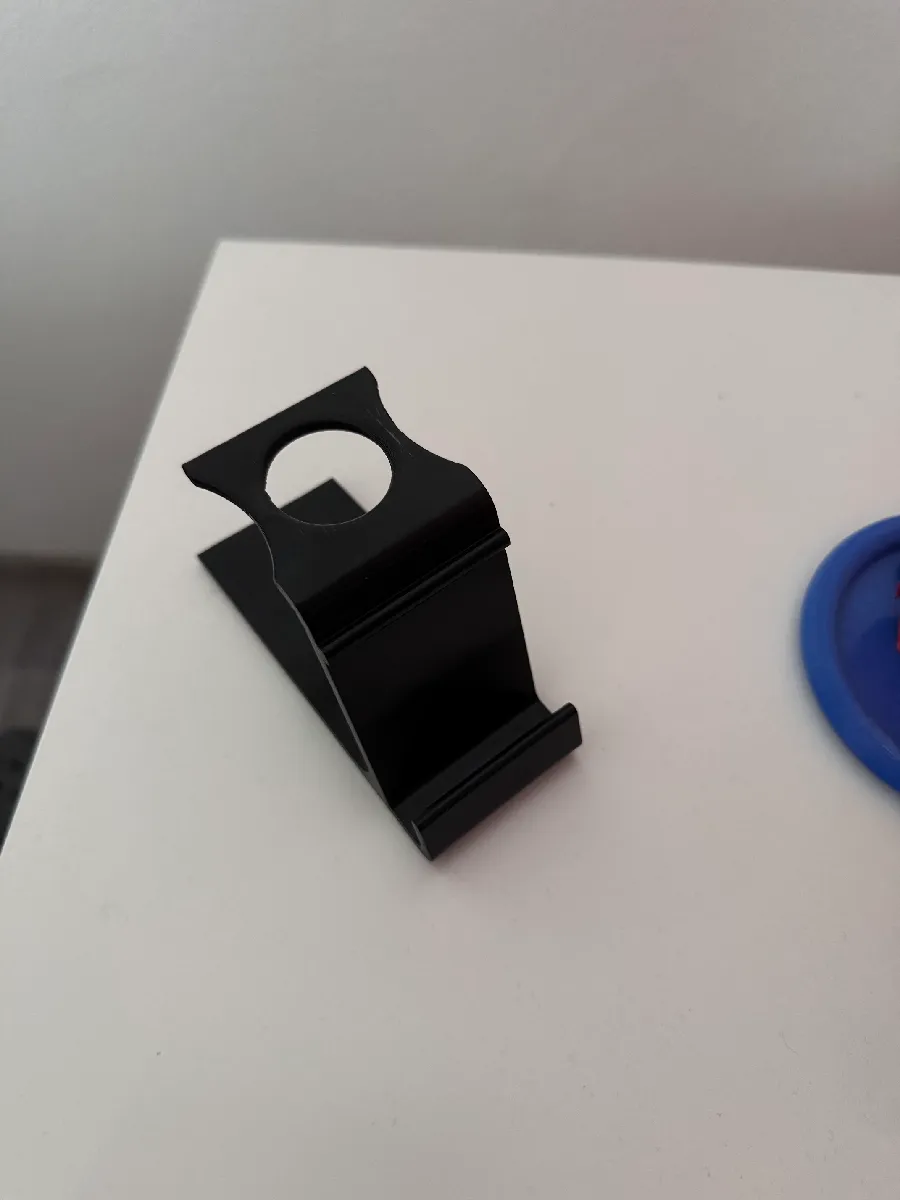 Smartphone und Smartwatch Halter - image4 Smartphone und Smartwatch Halter – Bild 4