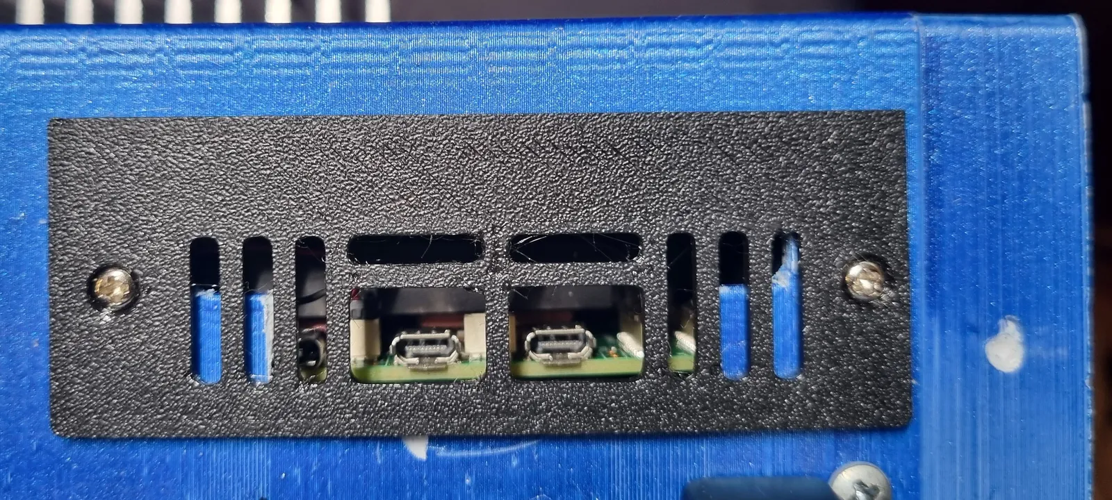 Gehäuseabdeckung für Elektroniksysteme
