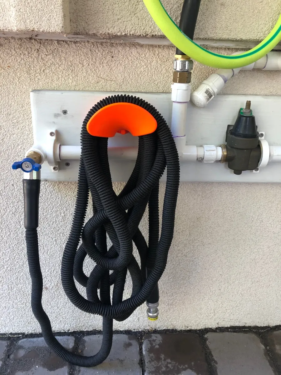 Ergonomischer Wand-Gartenschlauchhalter