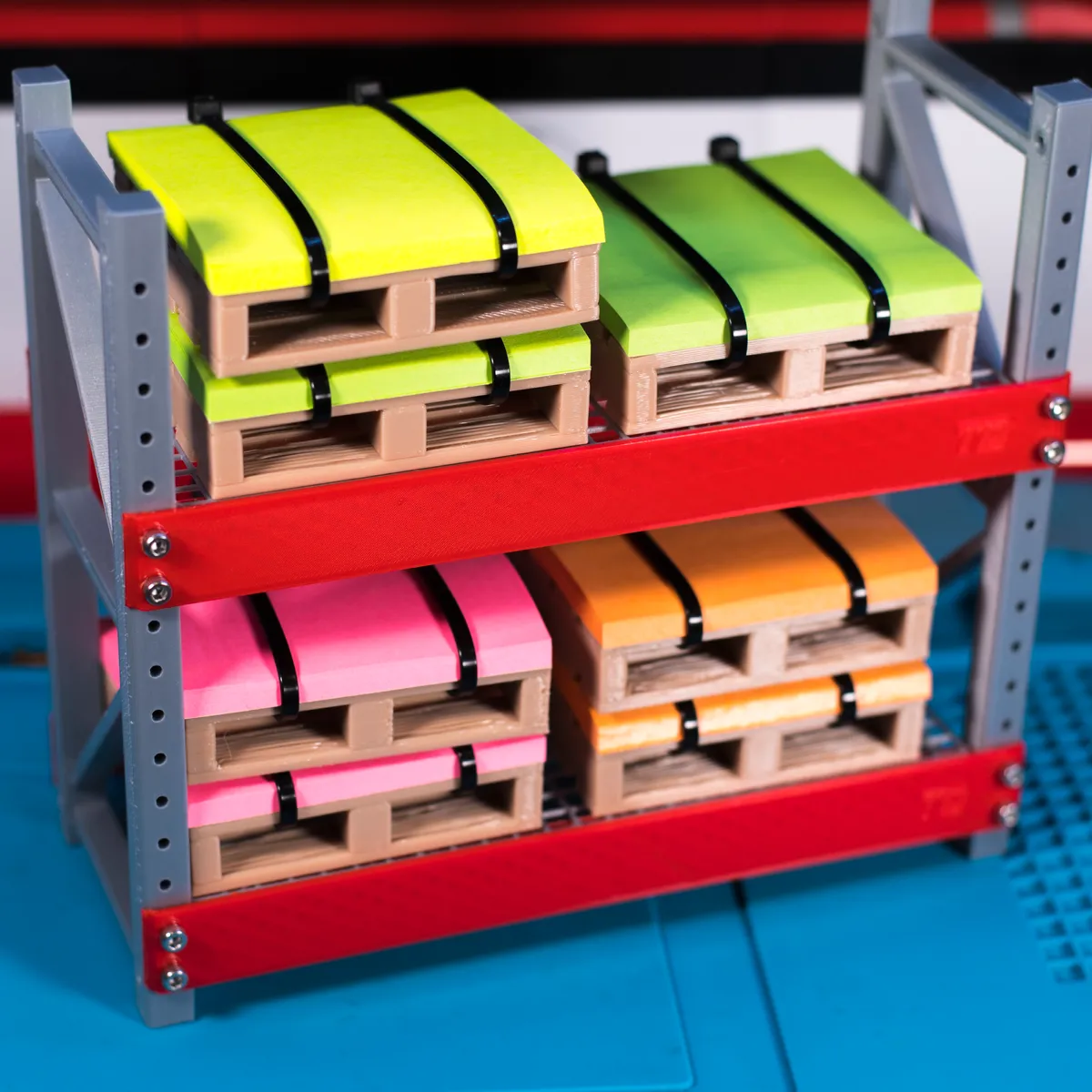 Post-It Pallet Rack– Das ultimative Hochregallager für deinen Schreibtisch!